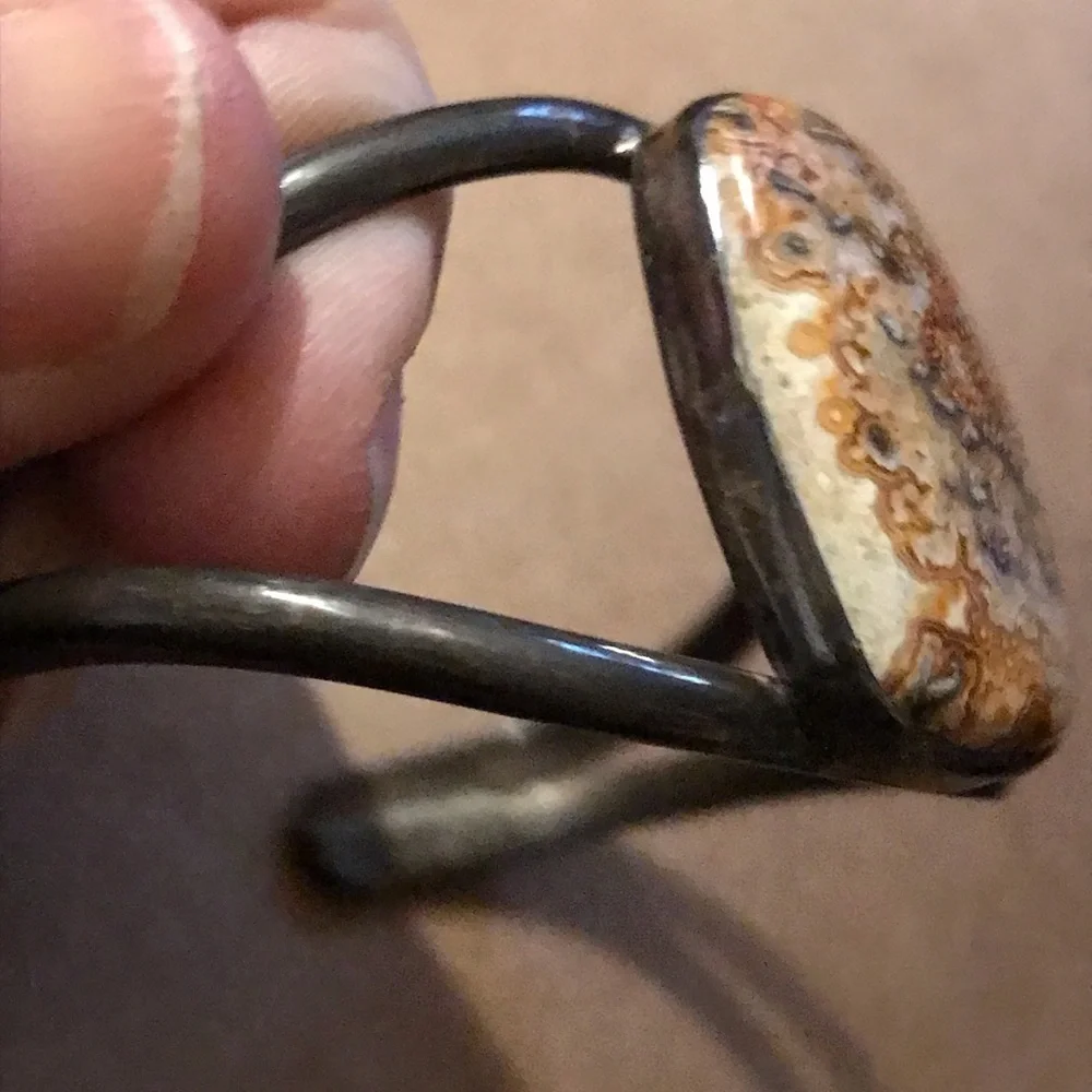 Vintage Sterling Silver Tan Agate Cuff Bracelet - for small wrists - Picture 4 of 12